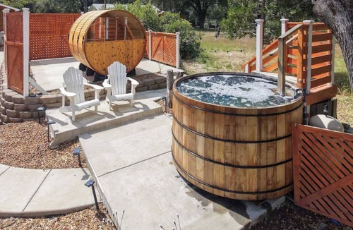North Fork Cabin | Private Cabin with Hot Tub & Sauna Near Yosemite