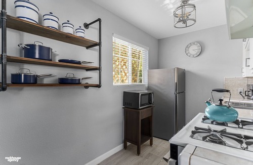 Riviera - Westchester Apartment | Private Downtown Guesthouse-Westchester Retreat