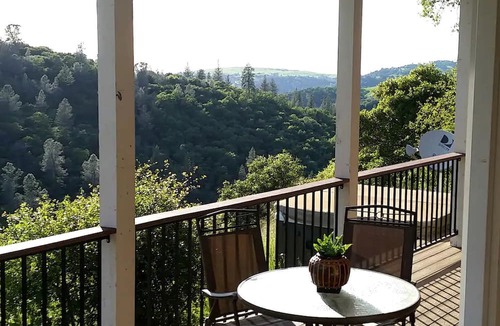 Penn Valley Cabin | Private Ground Floor Accommodation for a Couples' Getaway in Penn Valley, California