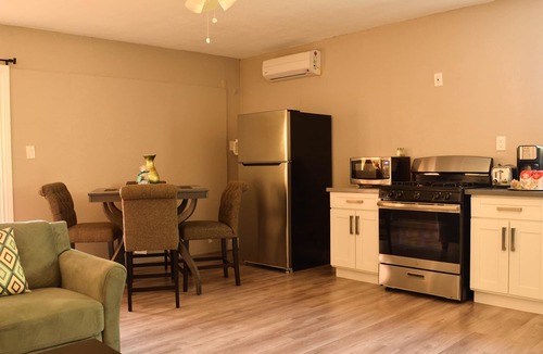 West Whittier-Los Nietos House | Private guesthouse central to LA & OC