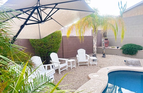 Carefree Crossing House | Private Heated Pool, BBQ, Fire Pit, Pool Table, Fully Equipped Kitchen, King Bed