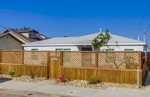 Morena House | Private Home: 4BR Getaway by the Bay