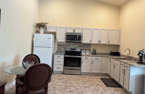 Temecula Apartment | Private Large 1 Bedroom Guest House in Temecula Wine Country Walk to Wineries