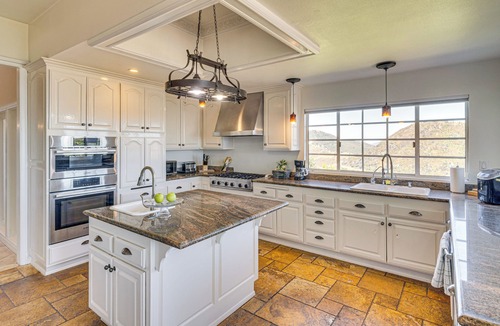 Topanga Villa | Private Malibu Villa w/Mtn & Sunset Views!