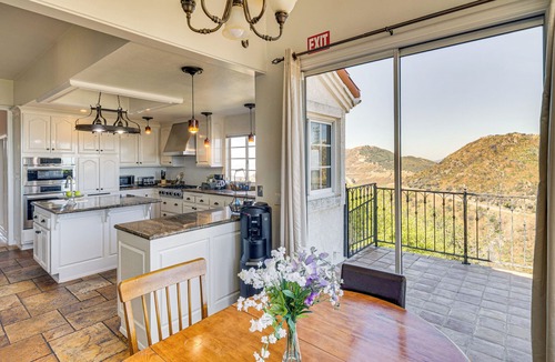 Topanga Villa | Private Malibu Villa w/Mtn & Sunset Views!