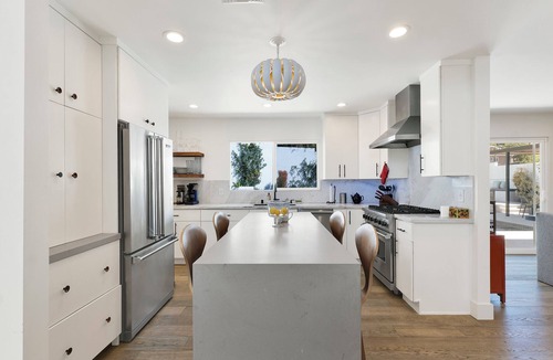 Woodland Hills House | Private Mid-Century Oasis 3-bedroom home in Los Angeles with Pool/Spa & BBQ