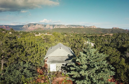 West Sedona Cottage | Private modern one-bedroom cottage in Sedona
