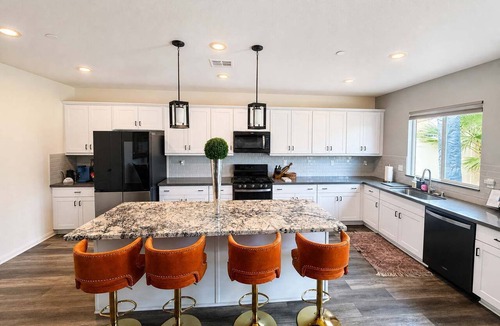 Winchester House | Private Pool & Spa | Temecula Wine Country Close