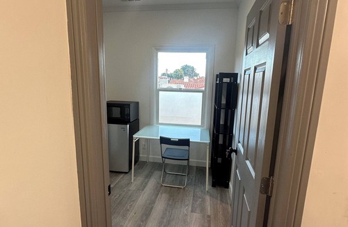 Los Angeles House | Private room close to Sofi Stadium and Kia Forum in a very peaceful street