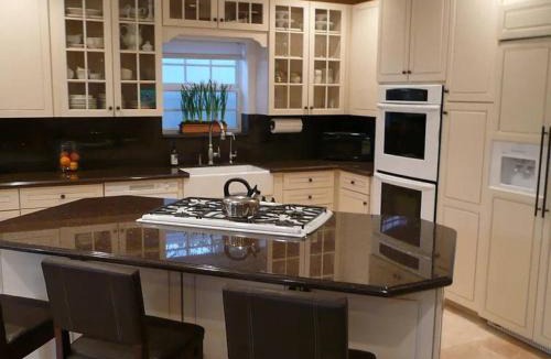 Burbank House | Private room in guest house - Mini Mansion