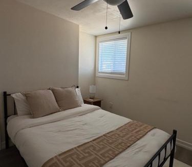 East Hemet House | Private Room- Separate Entrance & Ensuite Bath