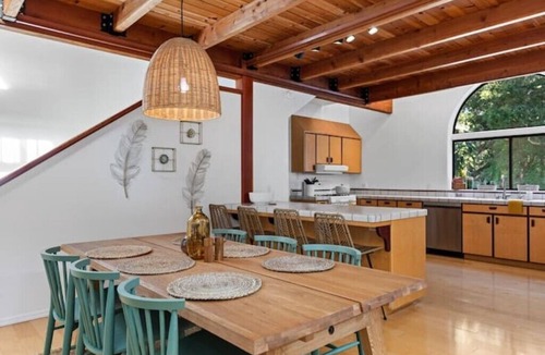 Morro Bay House | Private, wooded home and a modern design