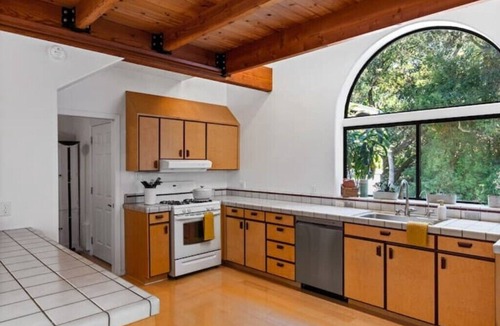 Morro Bay House | Private, wooded home and a modern design