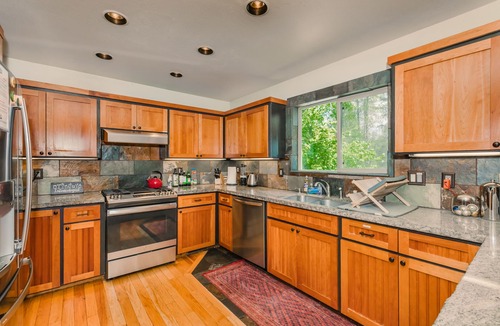 Truckee House | Prosser Paradise Hot Tub, Arcade, Walk 2 Prosser Reservoir, Exercise Equip, Kid Toys & Air Purifiers