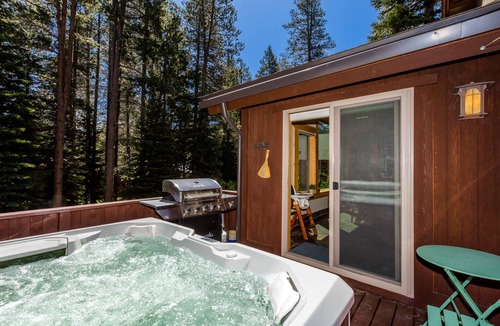 Truckee House | Prosser Paradise Hot Tub, Arcade, Walk 2 Prosser Reservoir, Exercise Equip, Kid Toys & Air Purifiers