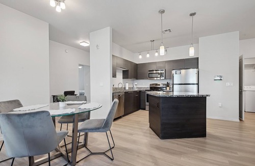 Gilbert Apartment | Pure Suites Gilbert Pool, Gym, Spa, Volleyball