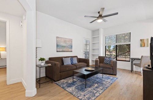 Kierland Apartment | Pure Suites Scottsdale Kierland 2 Bed Pool Gym Walk to Shops Restaurants