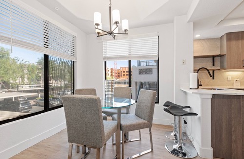 Kierland Apartment | Pure Suites Scottsdale Kierland Commons Scottsdale Quarter 2 Bed Pool Gym