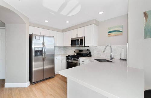 Kierland Apartment | Pure Suites Scottsdale Kierland 2 Bed Pool, Putting Green, Gym Pickleball Tennis