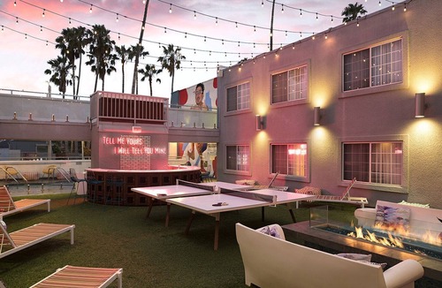 Venice Hotel | Quad (Courtyard) View King Suite at The Kinney Venice Beach!