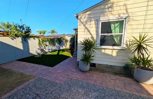 Normal Heights Cottage | Quaint and Bright, 1-Bedroom Cottage in Central Sunny San Diego