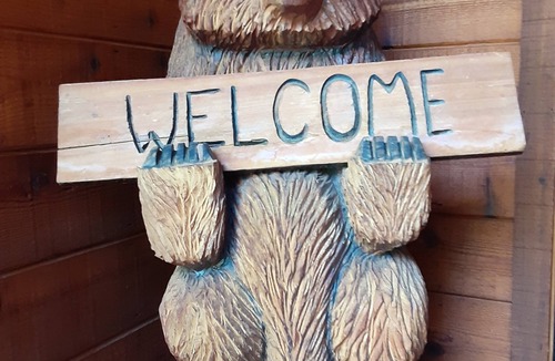 Truckee Cabin | Quaint Cabin Close to Ski Resorts and Donner Lake # Competitive Rates #