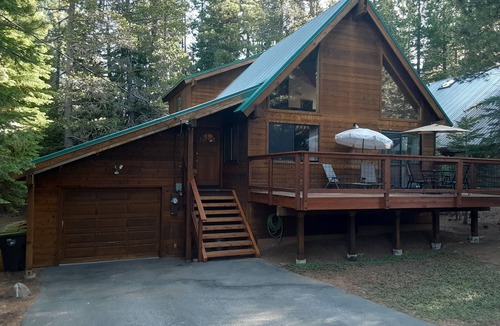 Truckee Cabin | Quaint Cabin Close to Ski Resorts and Donner Lake # Competitive Rates #
