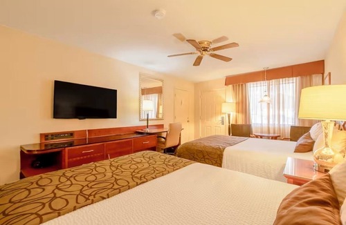 Yuma Townsite Hotel | Queen Room Escape | 2 Rooms | Walk to Historic Downtown