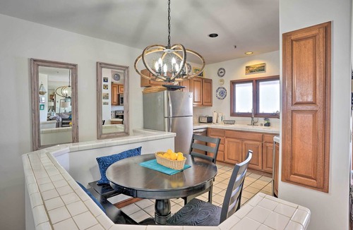 Avalon Condo | Quiet Avalon Getaway Villa w/Ocean View & Balcony