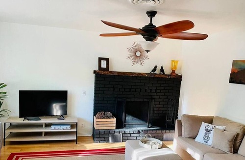 Kernville Cabin | Quiet Cabin - Sleeps 6 - 5 min walk to river