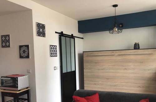 La Rochelle City Centre Apartment | Quiet studio hyper center 150m old port