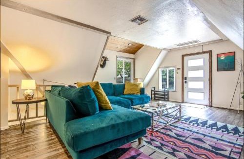 Pine Cove Ski Chalet | RACC00N Ridge Hot Tub Hideaway