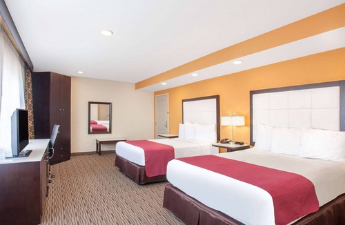 Clarkdale Hotel | Ramada by Wyndham Culver City