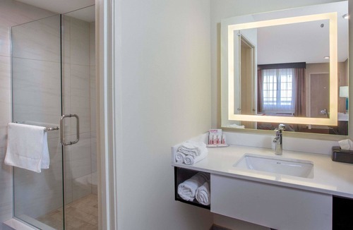Clarkdale Hotel | Ramada by Wyndham Culver City