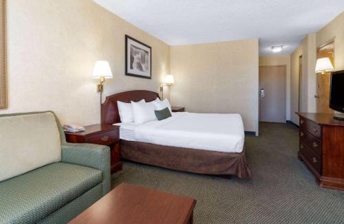 Northeast Reno Hotel | Ramada by Wyndham Reno Hotel & Casino