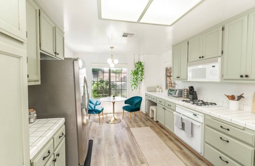 Greenacres House | Rancho |Family Retreat w/Private Pool & Fireplace