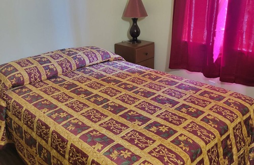 Huntington Park Hostel | Randolph Hotel