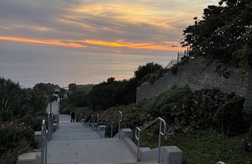 Dana Point Apartment | Real bargain in a highly popular location. Peaceful, cozy, safe, amazing view!