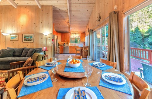 Northwood House | Redwood Cabin Near Guerneville~River Views, Golf & Playcation~Aunt G’s