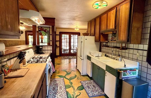 Westhaven-Moonstone House | 🌲Redwood Garden Sanctuary- Nestled in Gardens, Forest and Minutes from the Sea.