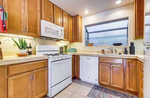 Rio Nido House | Redwoods Escape w/Hot Tub: Near Russian River!