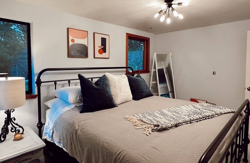 La Selva Beach Cottage | Redwoods Mountain Cottage wKing Bed