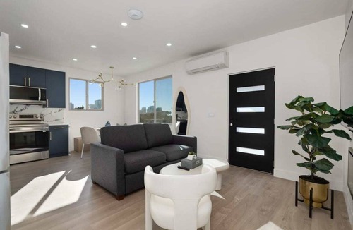 Bankers Hill Apartment | Refined Retreat in Banker's Hill