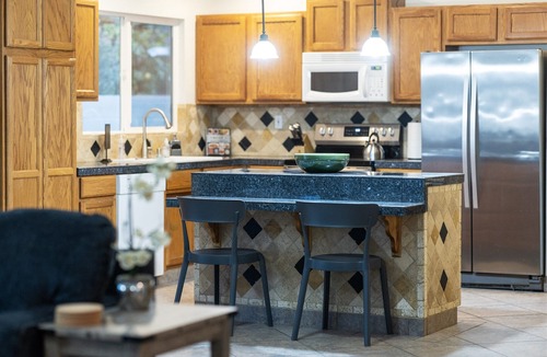 Mesa House | Refreshing Pool - Hot Tub - Putting Green - Massage Chairs - More!