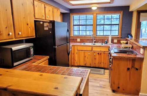 Truckee House | Relax Inn | Close to Attractions Galore!