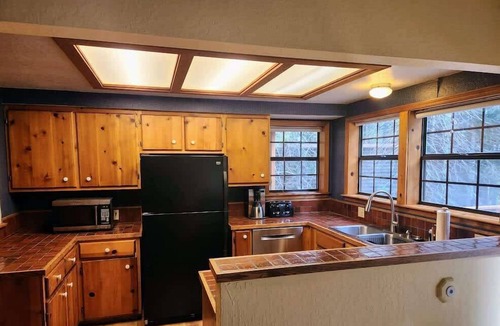 Truckee House | Relax Inn | Close to Attractions Galore!