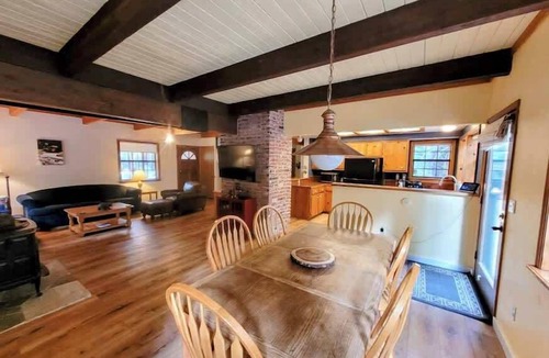 Truckee House | Relax Inn | Close to Attractions Galore!