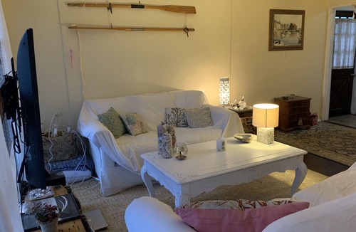 Point Loma House | Relaxed Beachy Chic Bungalow in Heart of Pt. Loma