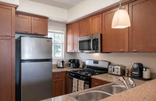 Marina del Rey Apartment | Relaxed Marina del Rey Stay - 1BR with Pool, Sauna & Gym Access