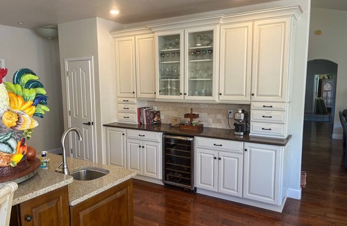 King City House | Relaxing getaway with stunning views - private grill, jacuzzi & pool